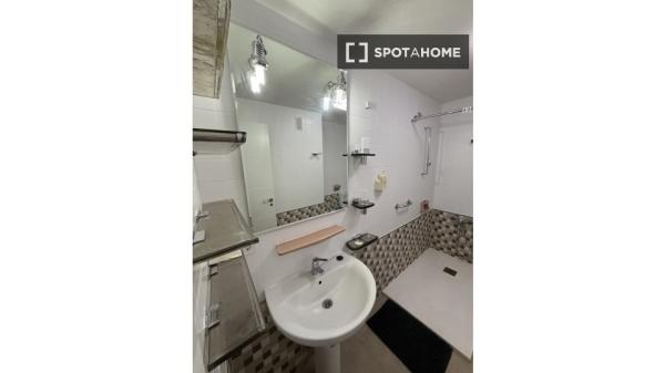 Zimmer in einer Wohngemeinschaft in Madrid