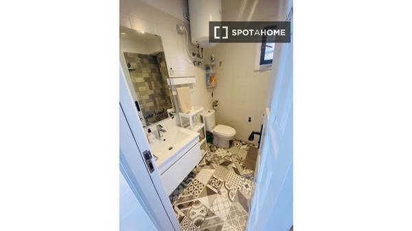 Apartamento de 2 dormitorios en alquiler en Arona