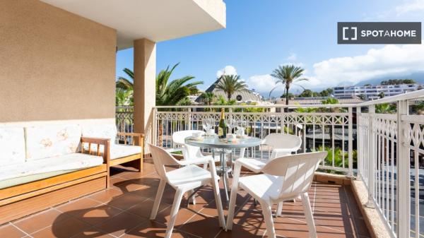 Apartamento de 2 dormitorios en alquiler en Arona