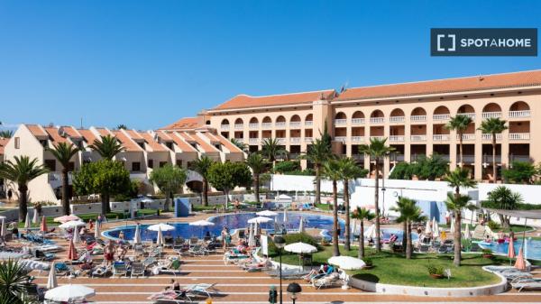 Apartamento de 2 dormitorios en alquiler en Arona