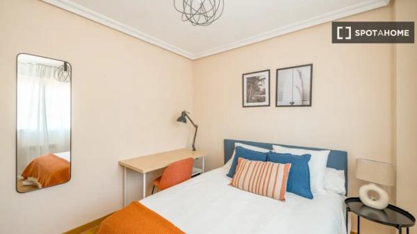 Zimmer in Wohngemeinschaft zu vermieten, Valdezarza, Madrid.