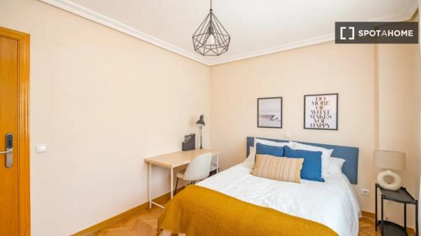Zimmer in Wohngemeinschaft zu vermieten, Valdezarza, Madrid.