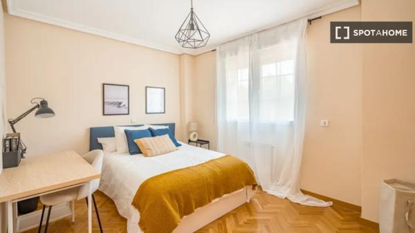 Zimmer in Wohngemeinschaft zu vermieten, Valdezarza, Madrid.