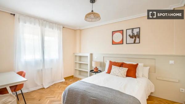 Zimmer in Wohngemeinschaft zu vermieten, Valdezarza, Madrid.