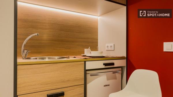 Se alquila habitación en residencia en El Besòs i el Maresme