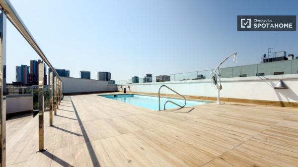 Se alquila habitación en residencia en El Besòs i el Maresme