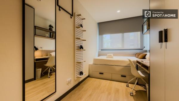 Se alquila habitación en residencia en El Besòs i el Maresme