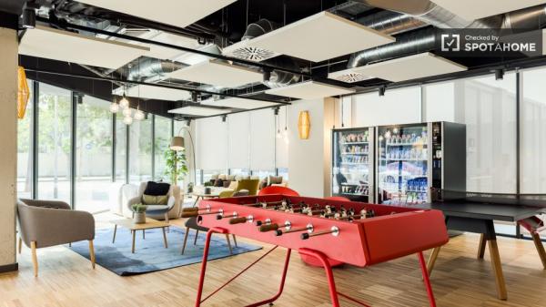 Se alquila habitación en residencia en El Besòs i el Maresme