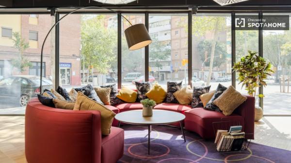 Se alquila habitación en residencia en El Besòs i el Maresme