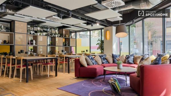 Se alquila habitación en residencia en El Besòs i el Maresme