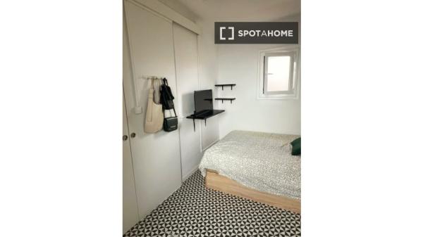 Habitación en apartamento de 5 habitaciones, Vila de Gràcia, Barcelona