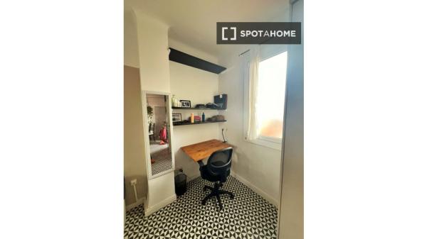 Habitación en apartamento de 5 habitaciones, Vila de Gràcia, Barcelona