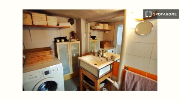 Habitación en apartamento de 5 habitaciones, Vila de Gràcia, Barcelona