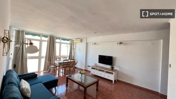 Room in shared apartment in Málaga