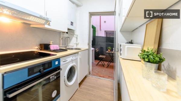 Zimmer in Wohngemeinschaft zu vermieten in Los Rosales, Madrid