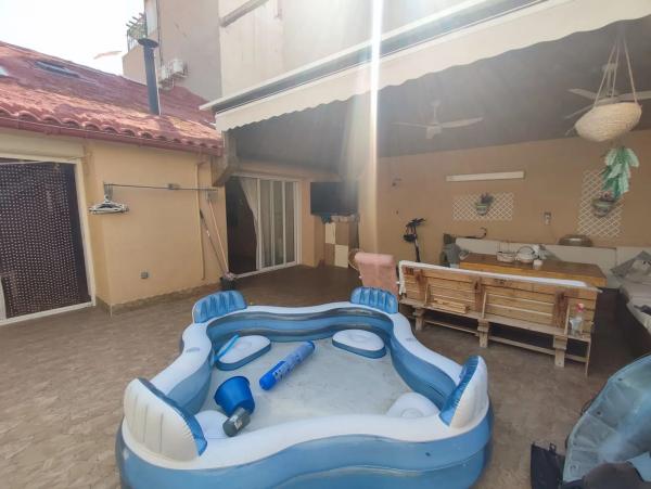 Chalet adosado en calle los Cincuenta, 46