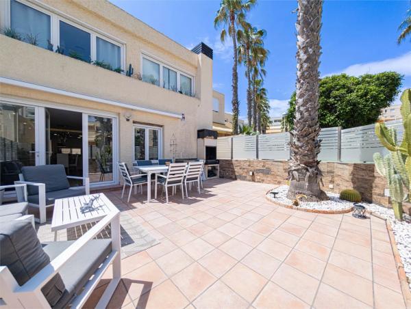 Chalet adosado en calle Músico José Mira Figueroa