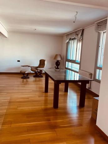 Dúplex en avenida Oscar Espla