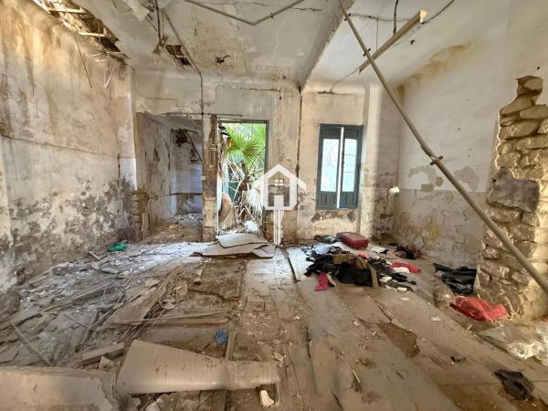 Chalet adosado en calle General Serrano