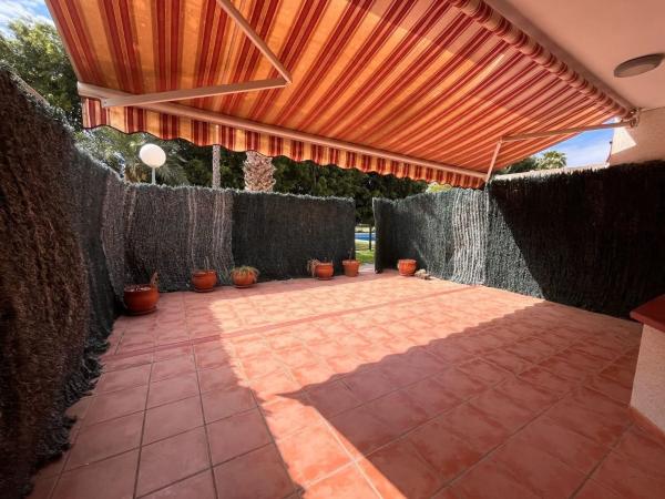 Chalet adosado en calle Vicente Hipolito