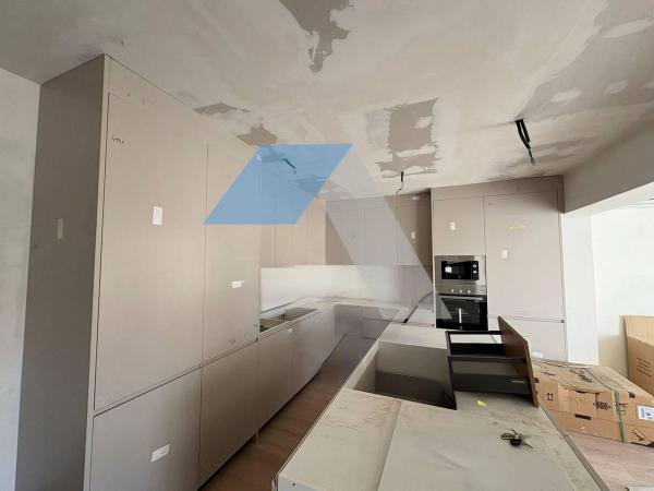 Piso en calle Reyes Católicos, 28