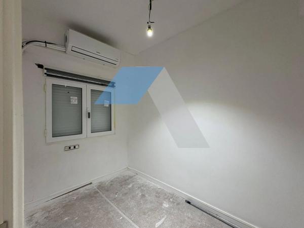 Piso en calle Reyes Católicos, 28