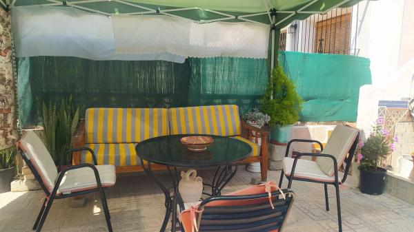 Chalet adosado en calle Aigües, 8 h