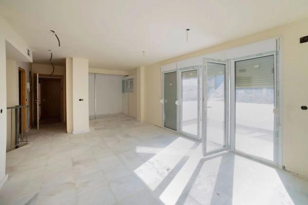 Chalet pareado en calle Anglaterra