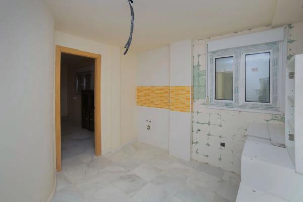 Chalet pareado en calle Anglaterra