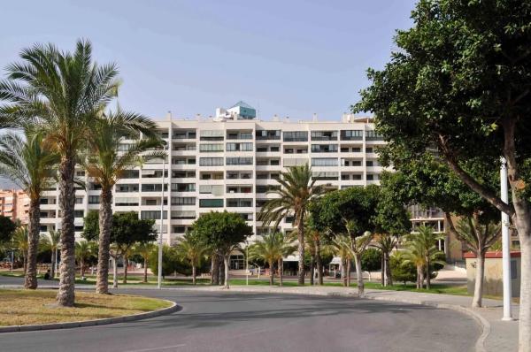 Piso en avenida Rosa de los Vientos