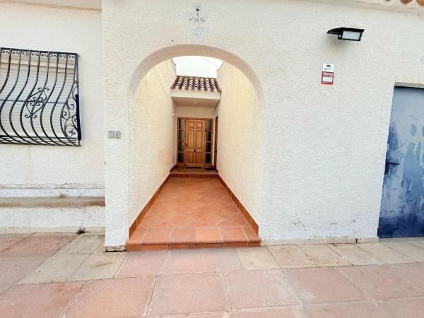 Casa independiente en calle Callosa d'en Sarrià