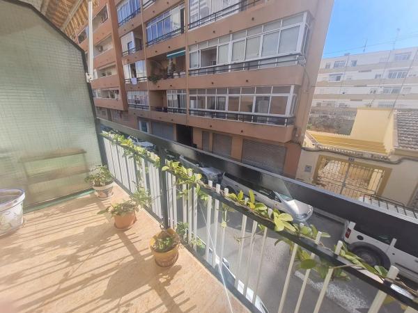 Chalet pareado en calle Ciutat de Castelló