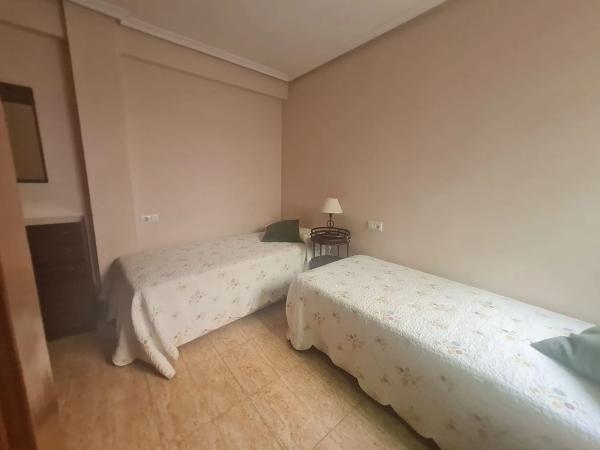 Chalet pareado en calle Ciutat de Castelló