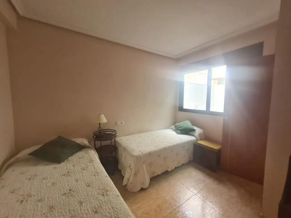 Chalet pareado en calle Ciutat de Castelló