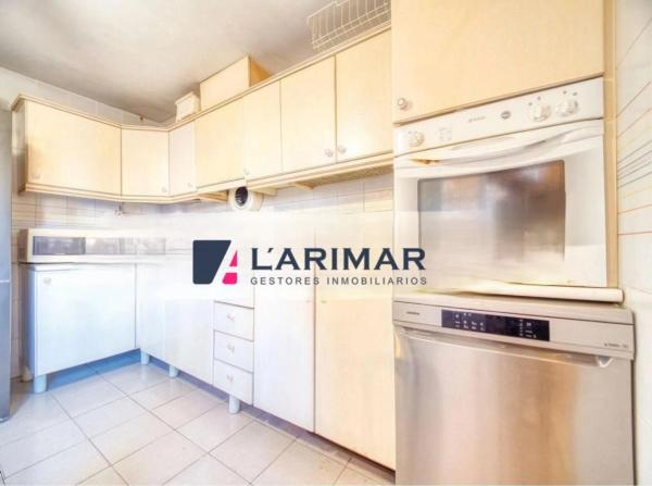 Chalet adosado en calle Trident, 18