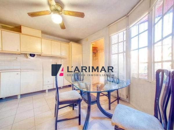 Chalet adosado en calle Trident, 18