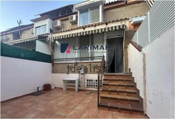 Chalet adosado en calle Trident, 18