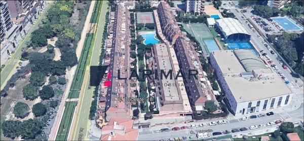 Chalet adosado en calle Trident, 18