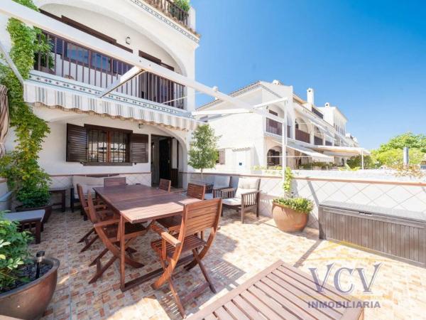 Chalet adosado en calle del Cadafal