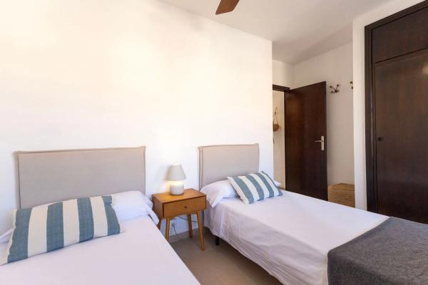 Chalet pareado en calle del Cadafal