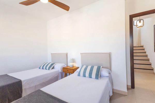 Chalet pareado en calle del Cadafal