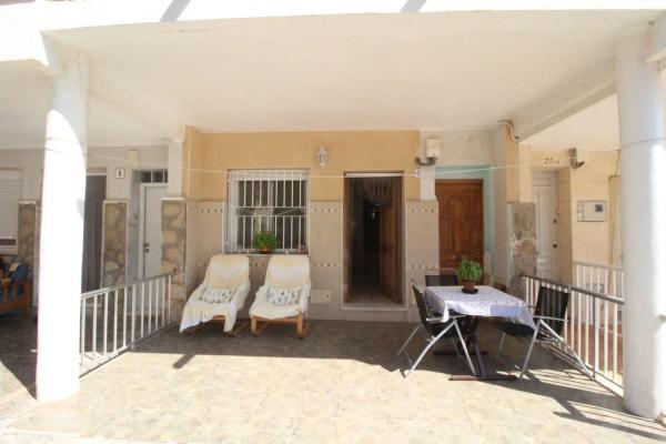 Chalet adosado en calle Orihuela, 4