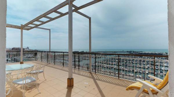 Ático en avenida Jesús Astondoa Santamaría