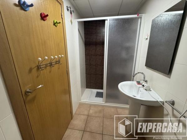 Chalet pareado en calle Lérida