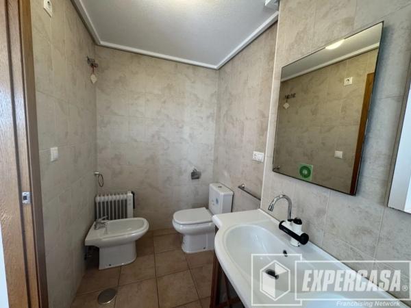 Chalet pareado en calle Lérida