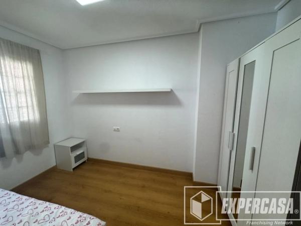 Chalet pareado en calle Lérida