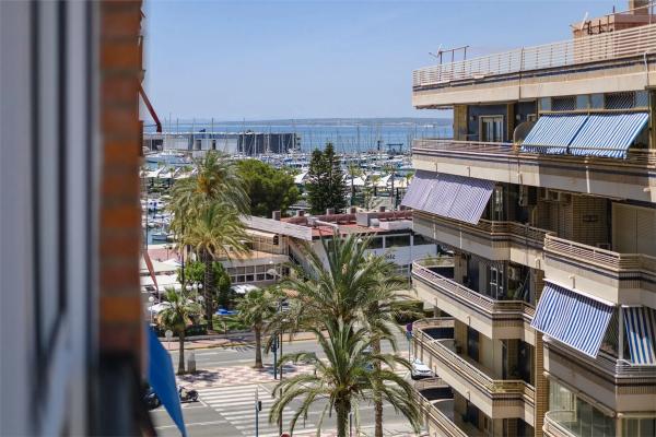 Piso en avenida Canalejas