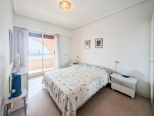 Casa independiente en avenida de la Armada Española