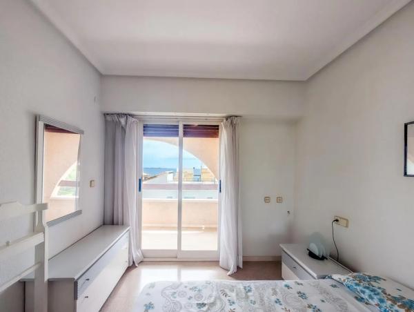 Casa independiente en avenida de la Armada Española