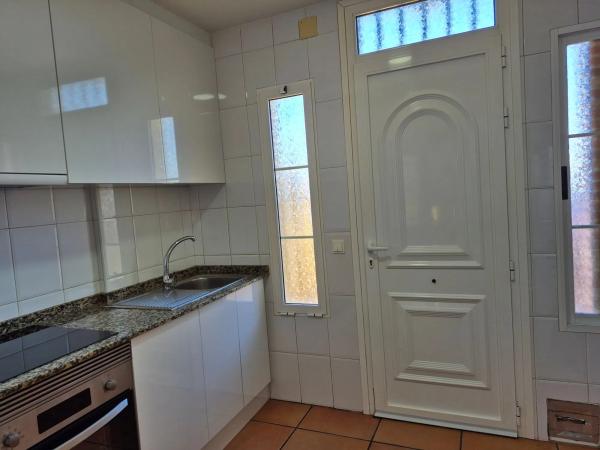 Chalet adosado en calle Gerona, 7